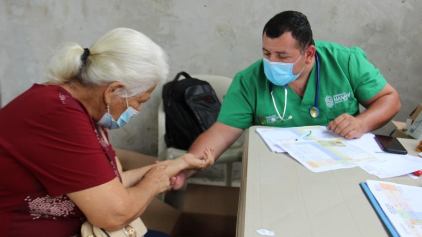 Brindamos  asistencia médica en comunidad  El Bejuco de Riochico