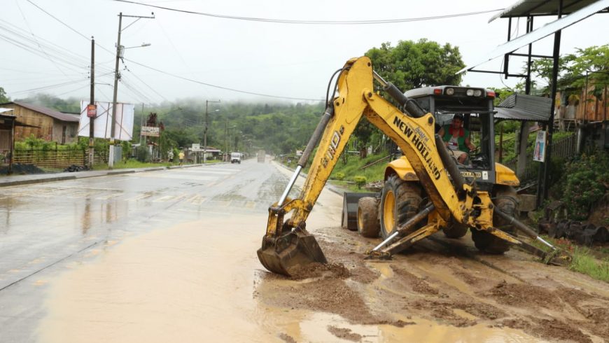 Prefecto solicitó activación del COE Provincial y apoya a varios cantones con problemas por las lluvia